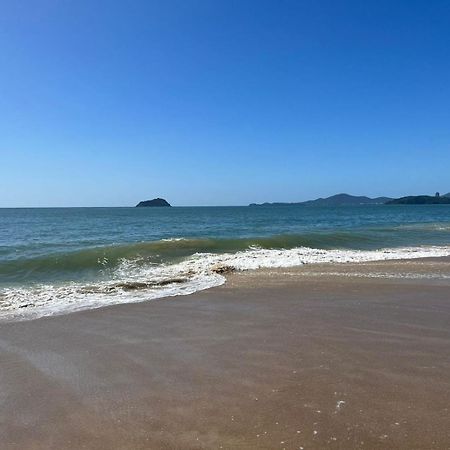 Ape Estilo Resort C/ Pe Na Areia E Vista Mar, Proximo Ao Beto Carrero Писаррас Экстерьер фото